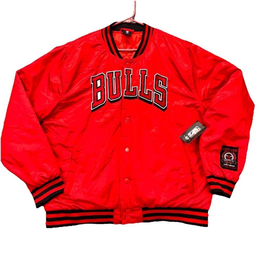 Chicago Bulls Jacket Mens XL Red NBA Basketball Bomber Snap Quilted Satin NEW